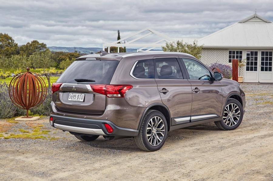  Mitsubishi Outlander 2015 года  (AU) (фото 5 из 40)